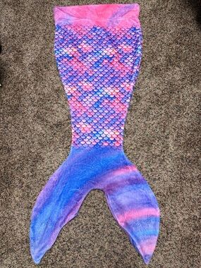 Mermaid Tail Plush Throw Blanket - Pink & Purple
